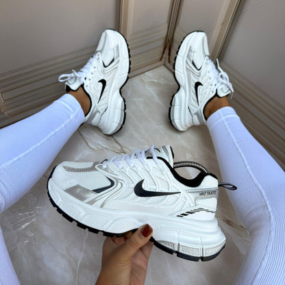 Nike Skate Blanco Negro